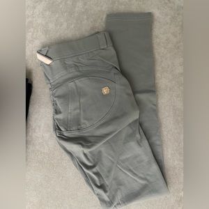 Full length mid rise light grey freddy